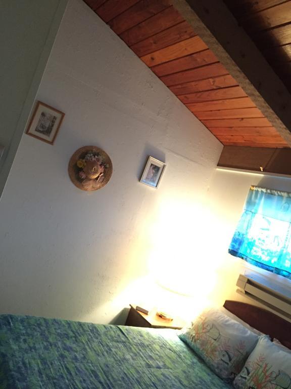 Chris By The Sea Motel Oyhut Room photo