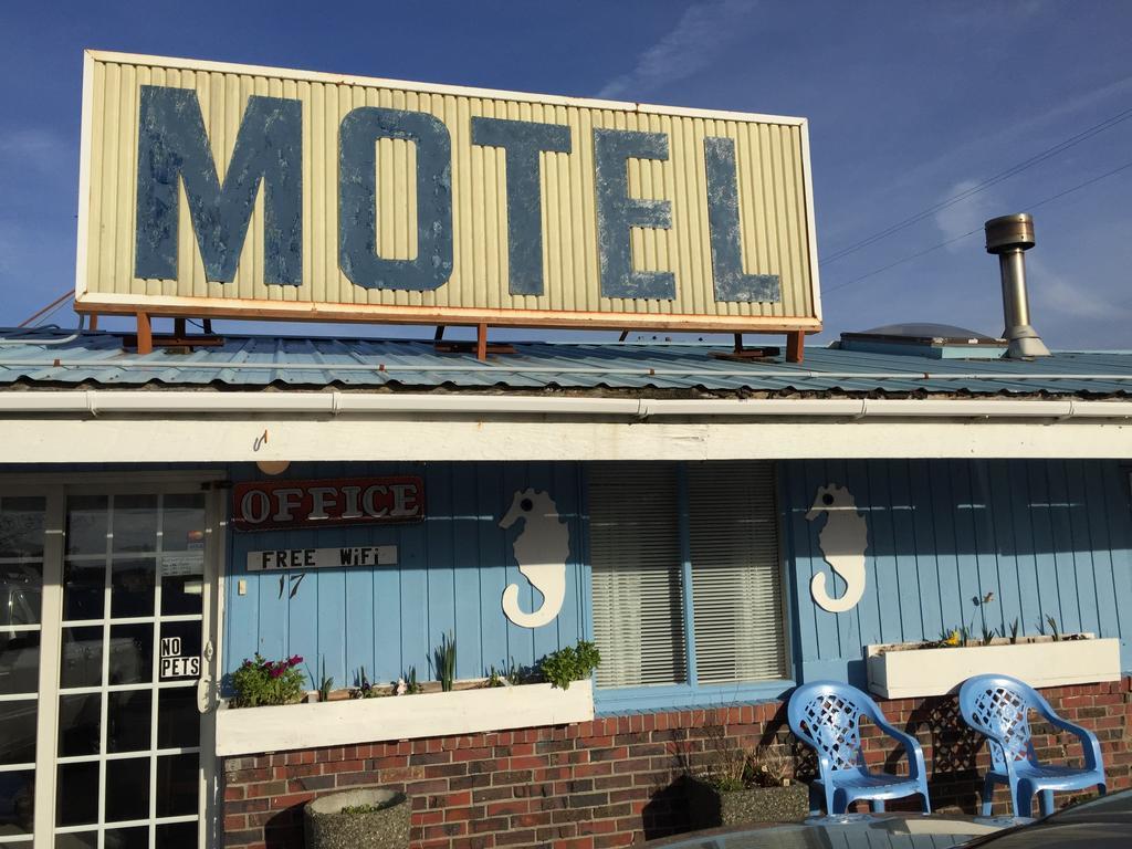 Chris By The Sea Motel Oyhut Exterior photo